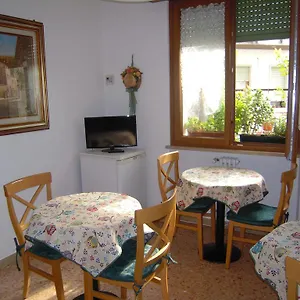 https://il-lori-di-alessandra.hotelinveneto.com